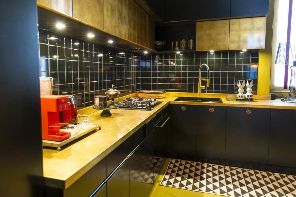 Luxury Bohemian Suite With Private Garden In Milan Bagian luar foto