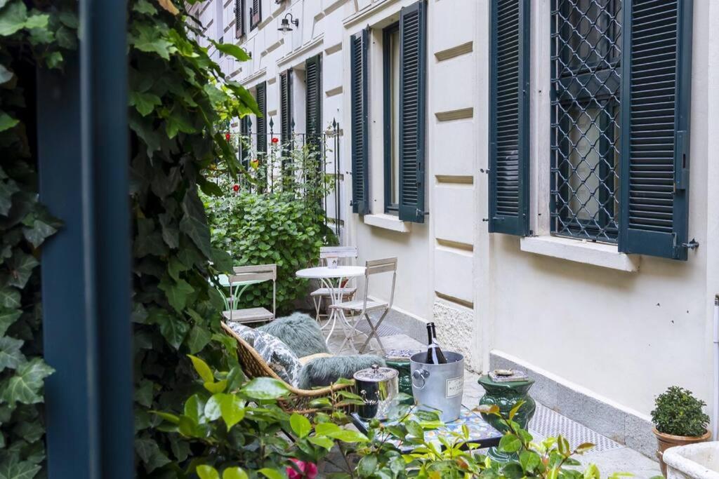 Luxury Bohemian Suite With Private Garden In Milan Bagian luar foto