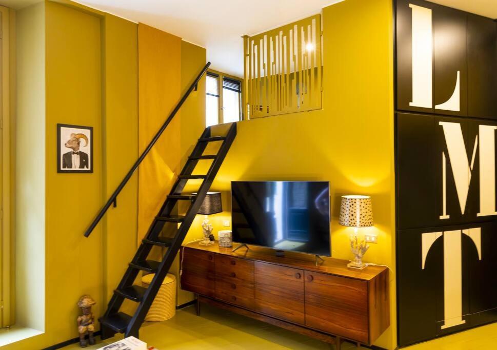 Luxury Bohemian Suite With Private Garden In Milan Bagian luar foto