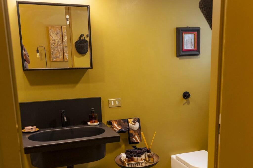 Luxury Bohemian Suite With Private Garden In Milan Bagian luar foto
